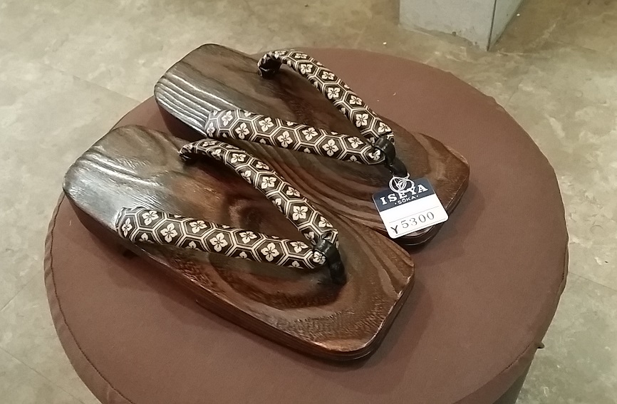 はきもの伊勢屋 （草加） 下駄、雪駄、草履 （ご婦人用１）